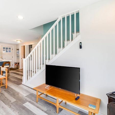 Sea Mist Cottage Newport Exterior photo