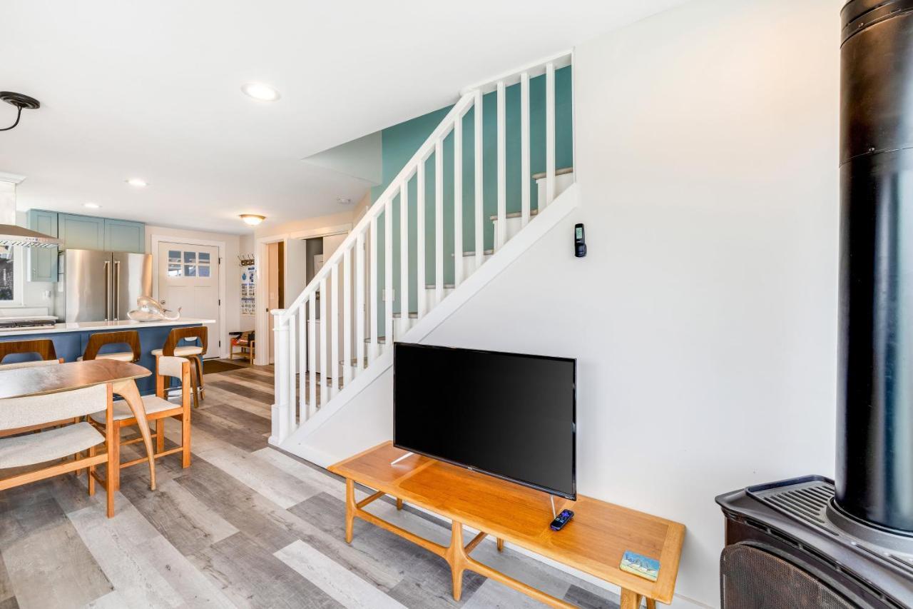 Sea Mist Cottage Newport Exterior photo